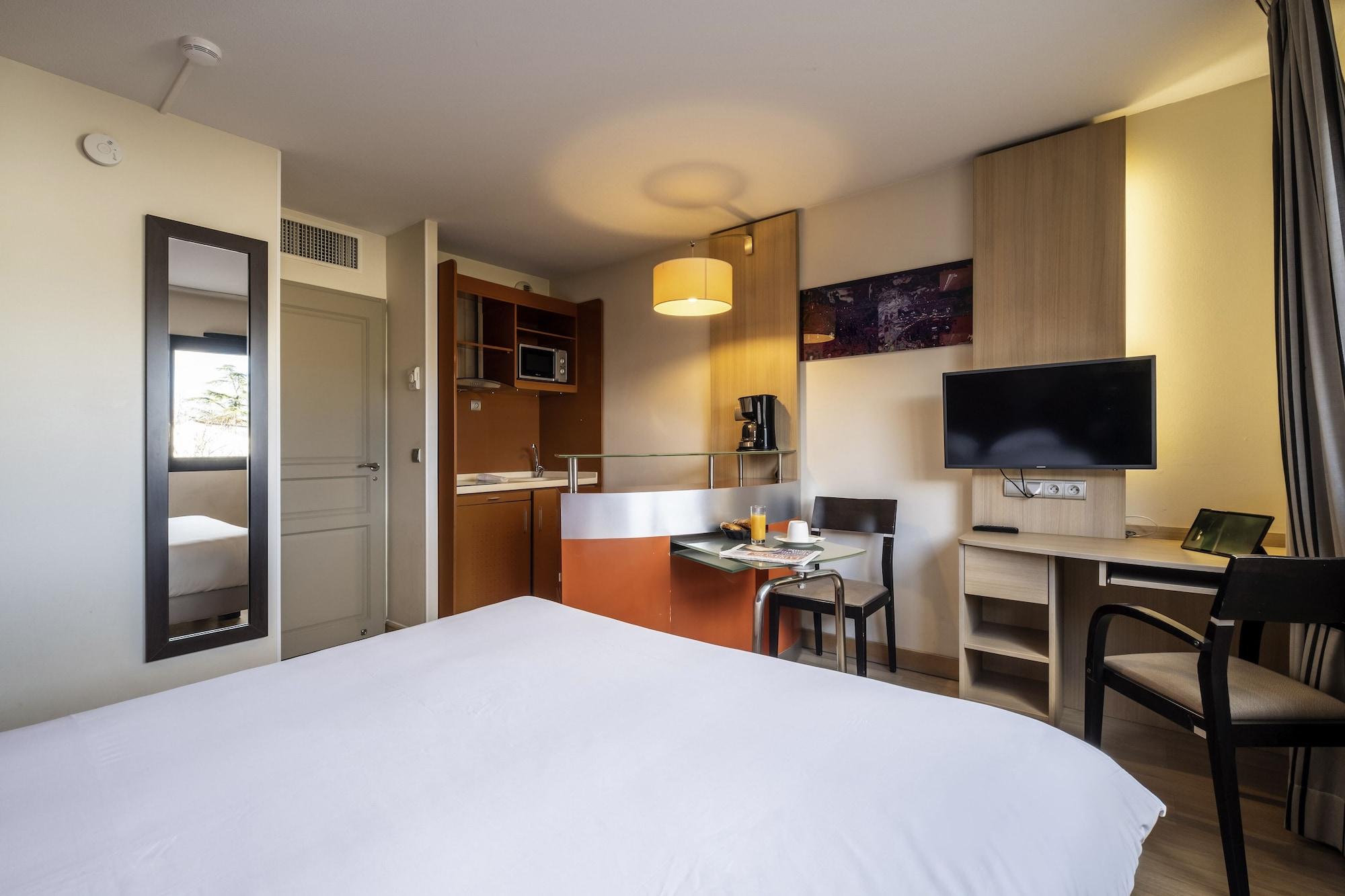 Clarion Aparthotel Toulouse Blagnac Airport Exteriör bild