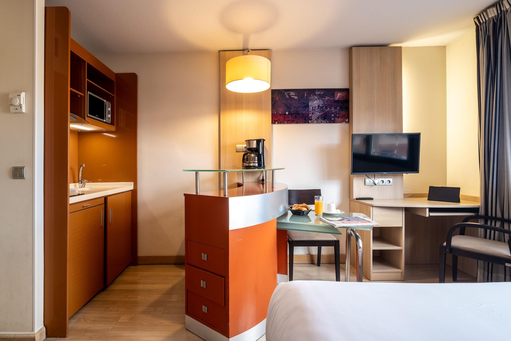 Clarion Aparthotel Toulouse Blagnac Airport Exteriör bild