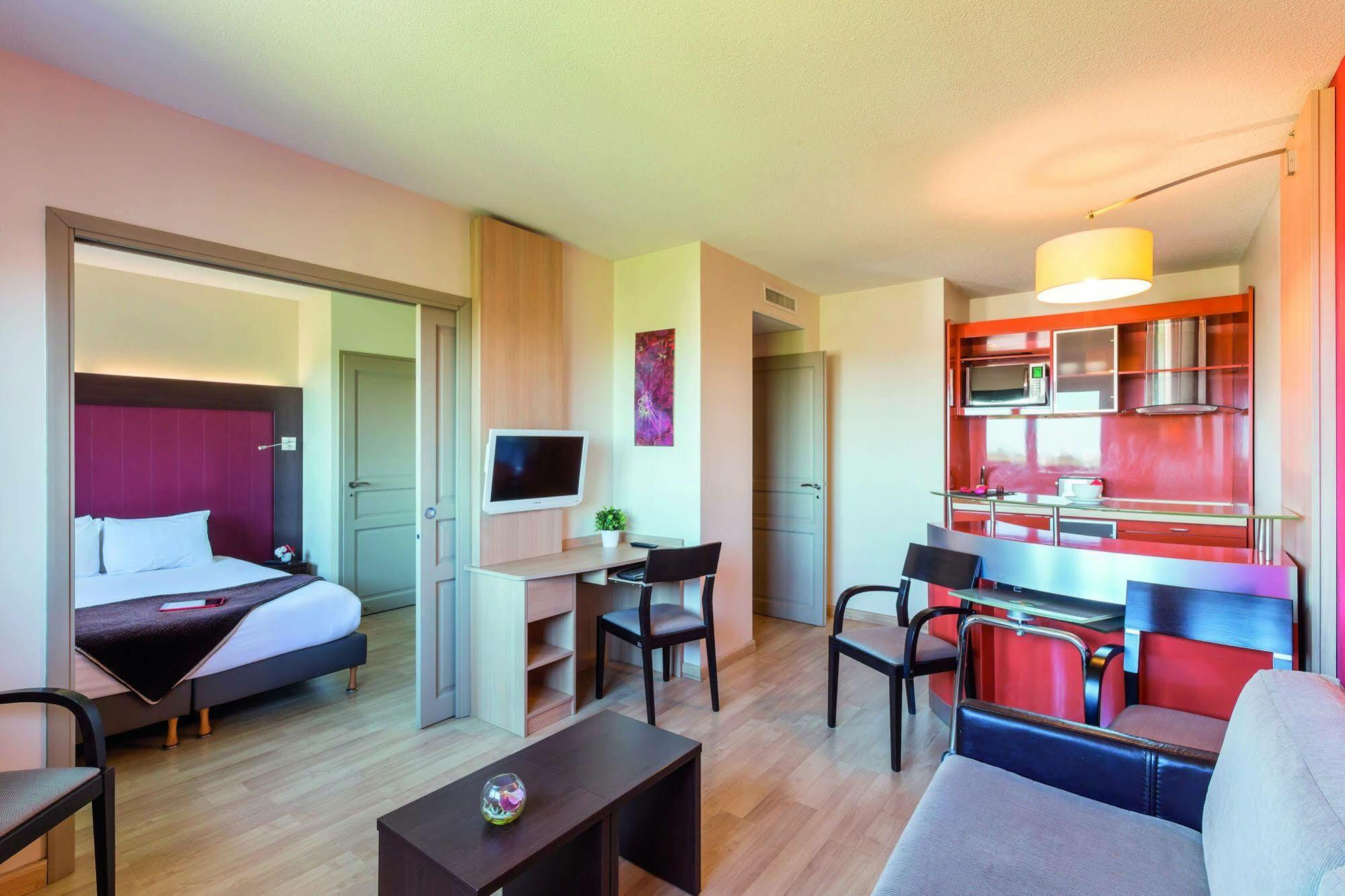 Clarion Aparthotel Toulouse Blagnac Airport Exteriör bild