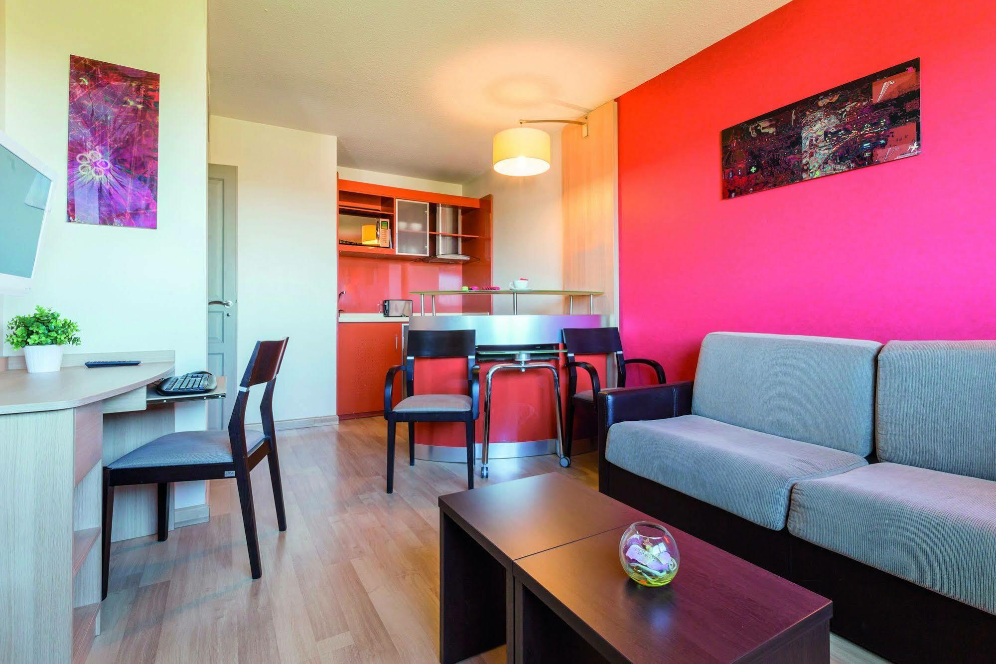 Clarion Aparthotel Toulouse Blagnac Airport Exteriör bild