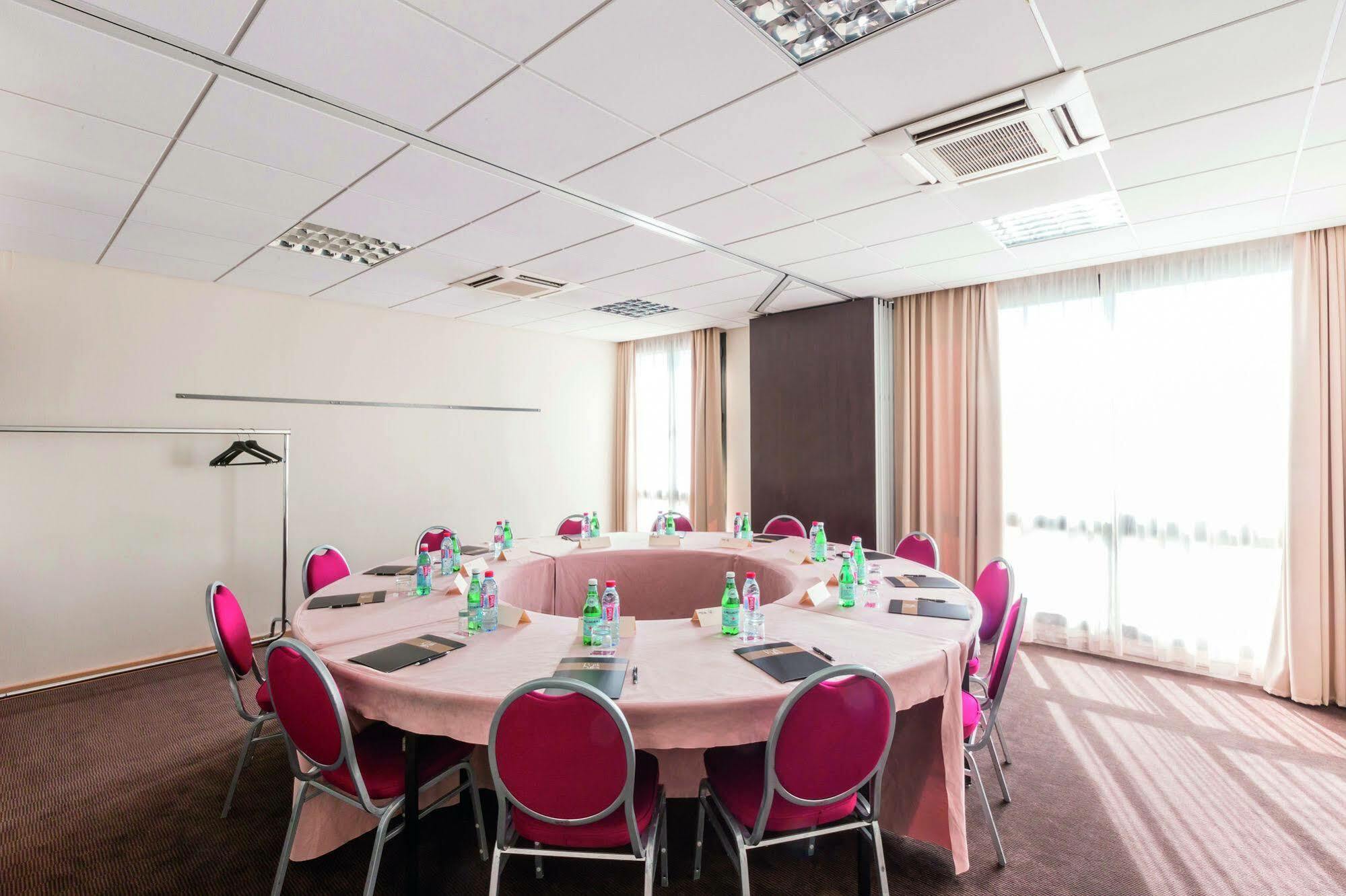 Clarion Aparthotel Toulouse Blagnac Airport Exteriör bild